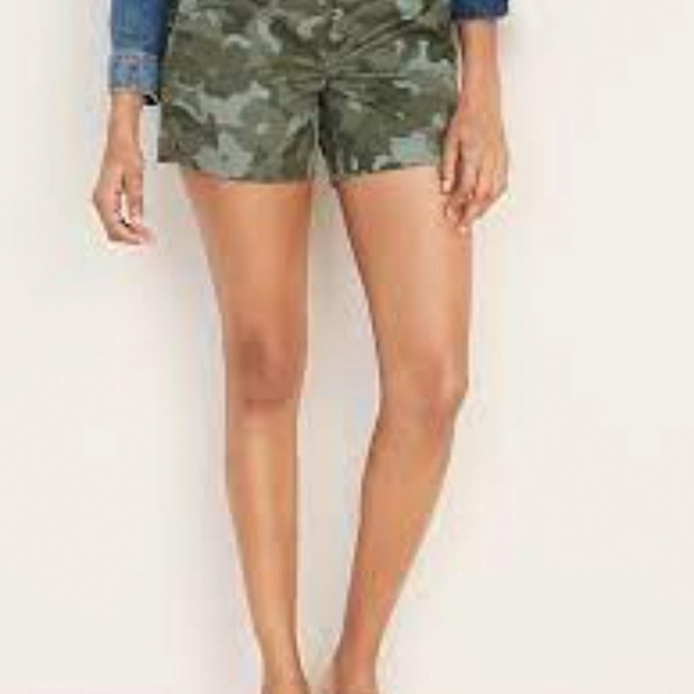 High-Waisted Camo Everyday Shorts for Women -- 5-inch inseam, size 14
